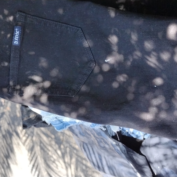 Capris - Picture 4 of 5